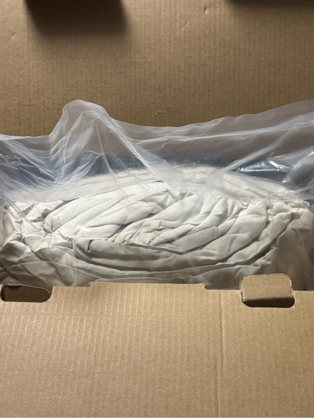 Full Comforter Set - Cloud-like Softness by Pretty Night; Includes shams. NWT